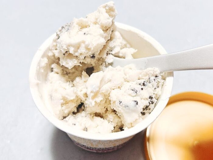 【セリア】穴あきのヘラ？かと思いきや…。定番スイーツが美味しく生まれ変わる魔法のスプーンだった♡