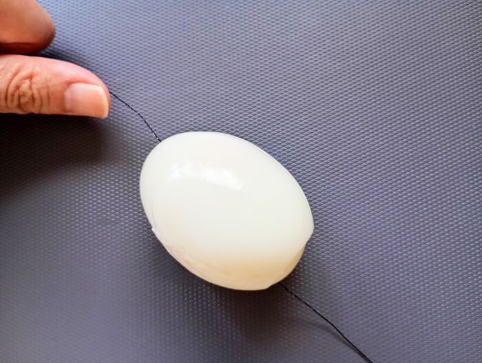 ゆでたまごをスパッとキレイにカットする裏ワザ。可愛すぎる！お花の飾り切りのやり方も♪