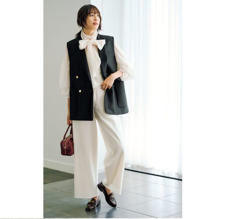 辛口ジャケットやジレにはビットローファー