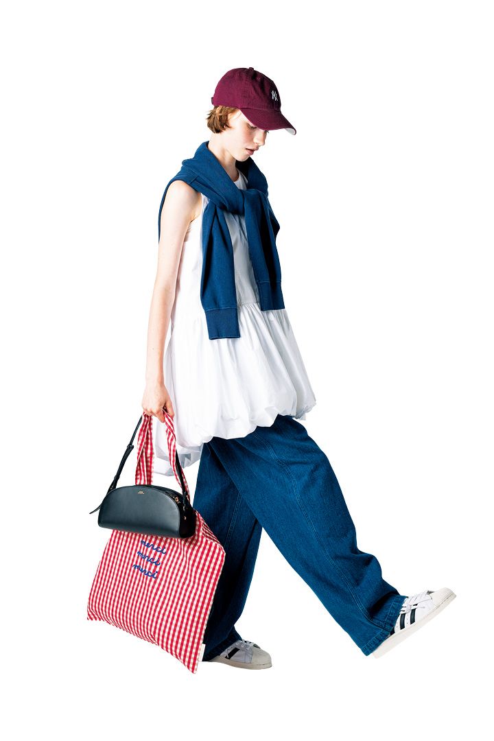 今旬なのは、レザーバッグとトートバッグの2個持ち！おすすめコーデ4選