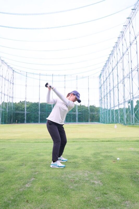 清本美波が教える飛距離アップのテク！体をタテに動かして地面反力で飛ばす