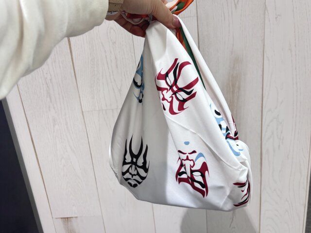 02-03KBK風呂敷 隈取総柄 バッグ