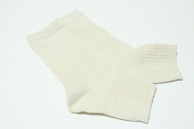 ダイソー おうちケアシルク入オープントゥソックス