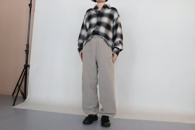 ユニクロ×ニードルズコラボのフリースワイドパンツ7