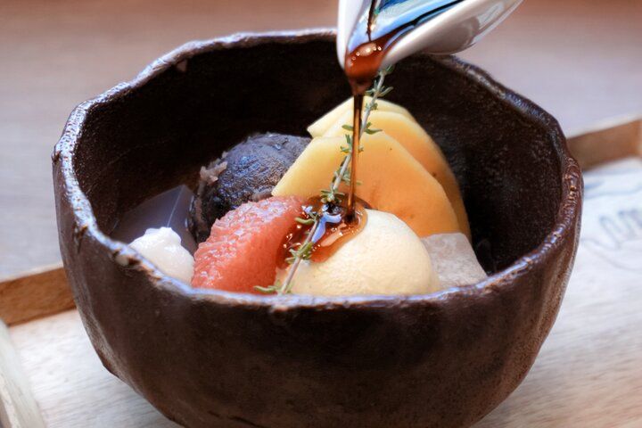 ランチはおにぎりおかわり自由。行列ができる、おにぎりとあんみつの専門店「米と蜜」