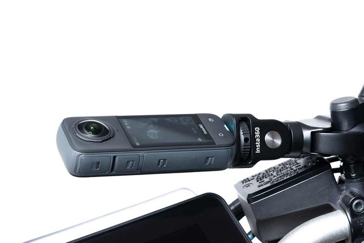 360°全方向を8Kで記録可能より手軽に動画撮影ができる！【Insta360 X4】