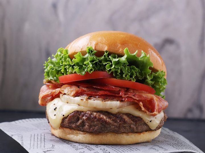 スモーク モントレージャックチーズ ベーコン バーガー