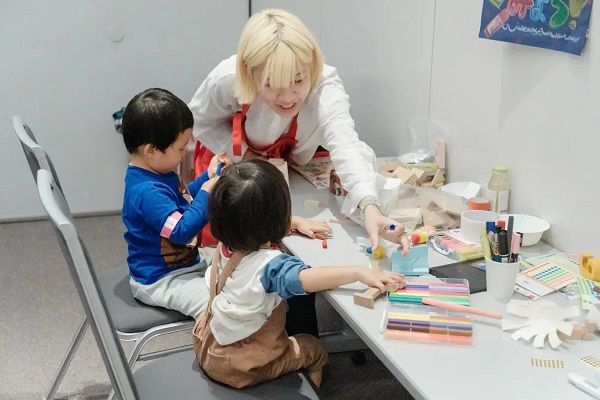 【東京都】「アートウィーク東京2025」の公式託児所にて「アート教育付き託児プログラム」提供