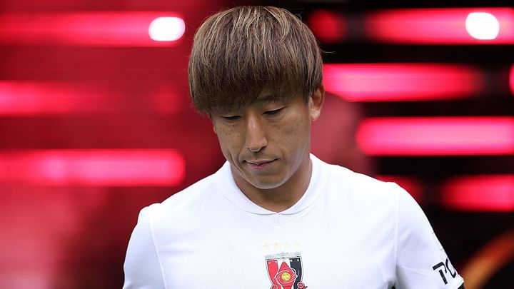 審判を押して一発退場したJ1強豪の28歳MF、チーム活動からの離脱が発表 「到底許されるものではありません」