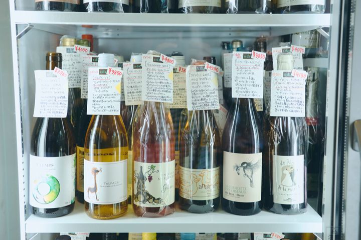 手書きのコメントが添えられたワイン