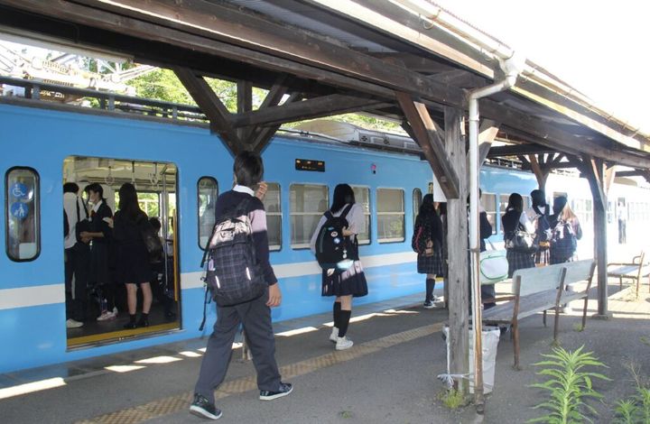 10代や現役高校生を対象にしたマーケティング情報サイト「ワカモノリサーチ」は全国の現役高校生862人を対象に7月22日～8月4日の期間、インターネット上で「自分の親をどう呼ぶか」というアンケート調査を実施しました。