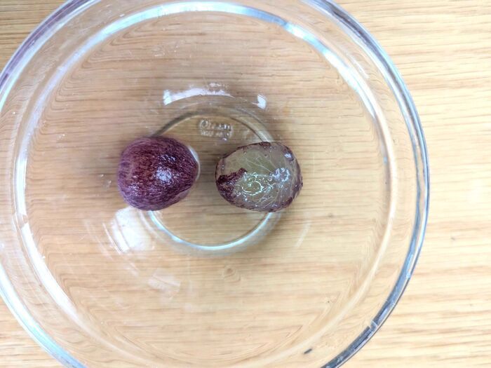 ぶどうの皮、こんなに簡単にむけるなんて！驚きの〈裏ワザ〉3つ試してみた♪