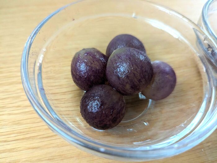 ぶどうの皮、こんなに簡単にむけるなんて！驚きの〈裏ワザ〉3つ試してみた♪