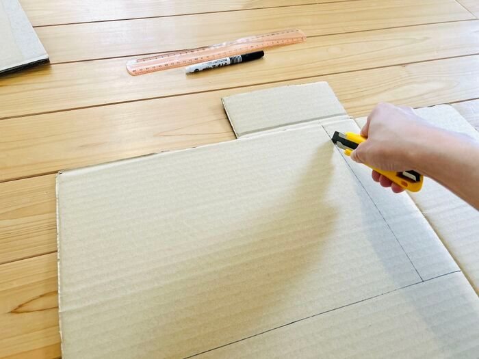 Tシャツが秒でぴしっと畳める「段ボール製たたみ機」が超便利。これは手放せなくなりますよ♡