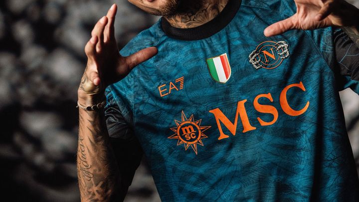 イタリア王者にハロウィン限定「骸骨ユニフォーム」が登場！エンブレムの“仕掛け”も面白い