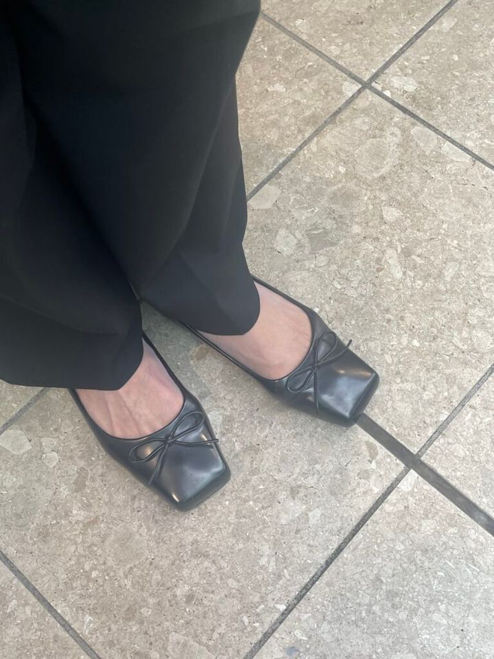 「チャールズ＆キース」の靴