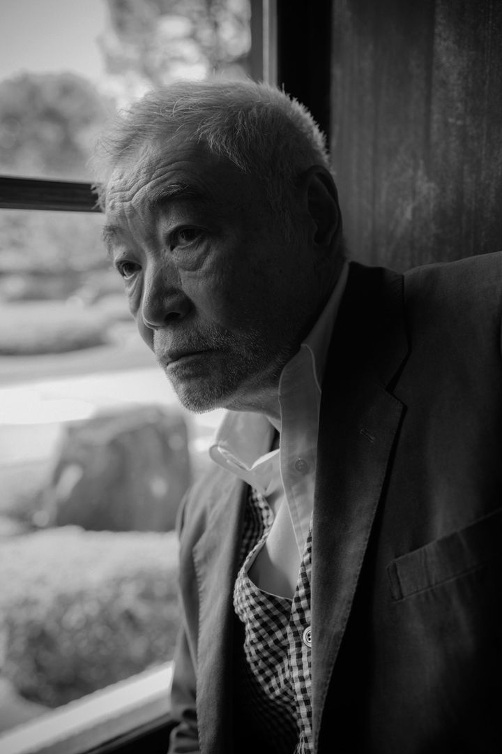 テレビや映画で活躍する一方で、劇団を主宰しアングラ演劇を上演し続けている柄本明さん。