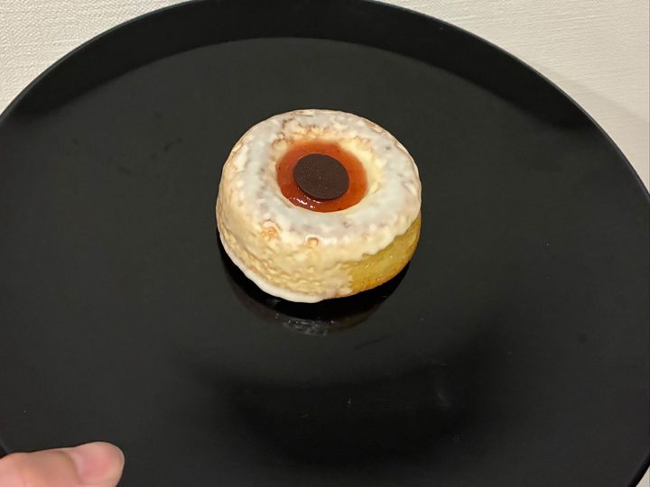 【コンビニ】お手軽にハロウィン気分！「新発売のコンビニスイーツで楽しもう！」「カゲが口に…」