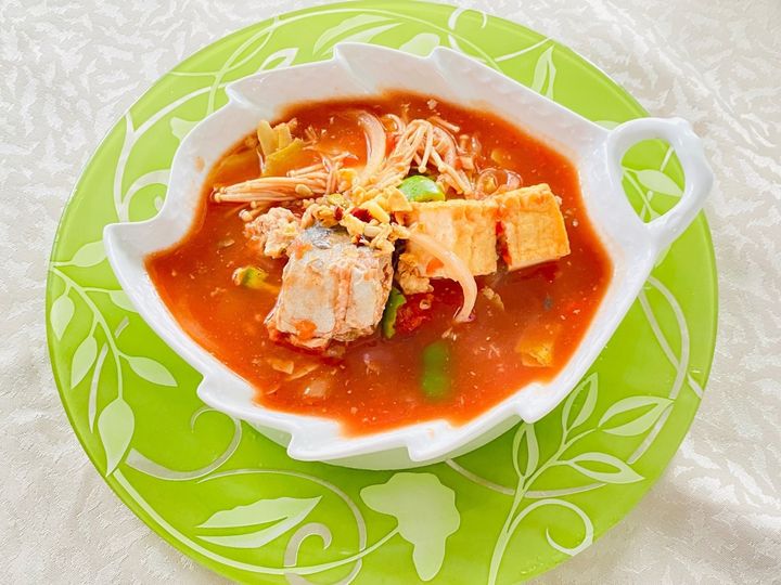 ご飯にもパンにも合う「サバ缶トマトスープ」