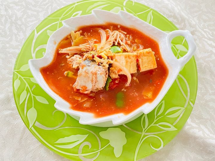 ご飯にもパンにも合う「サバ缶トマトスープ」