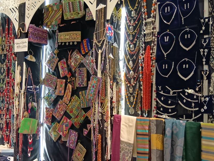 アフター万博で万博ロス解消！世界横丁で半額アクセ＆トゥアレグシルバーGET～！