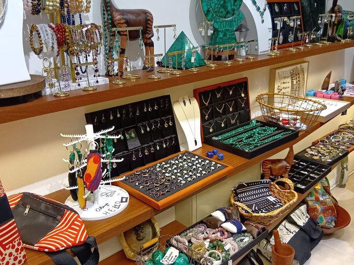 アフター万博で万博ロス解消！世界横丁で半額アクセ＆トゥアレグシルバーGET～！