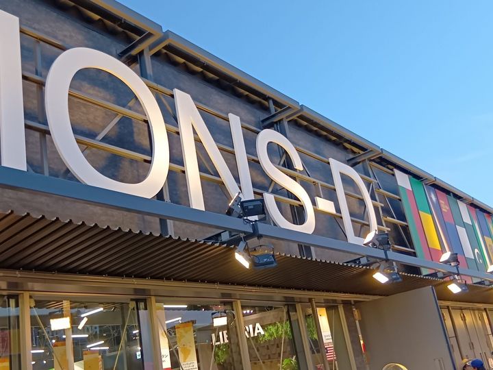 アフター万博で万博ロス解消！世界横丁で半額アクセ＆トゥアレグシルバーGET～！