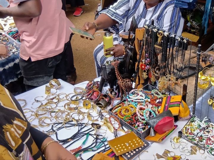 アフター万博で万博ロス解消！世界横丁で半額アクセ＆トゥアレグシルバーGET～！