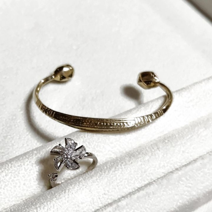 アフター万博で万博ロス解消！世界横丁で半額アクセ＆トゥアレグシルバーGET～！