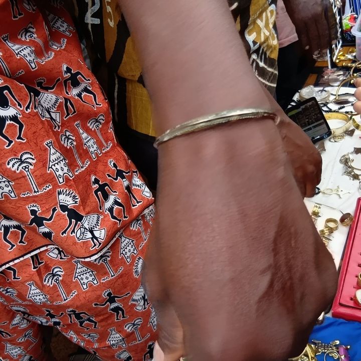 アフター万博で万博ロス解消！世界横丁で半額アクセ＆トゥアレグシルバーGET～！