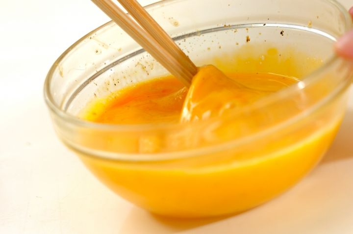 簡単！たっぷりチーズのふわふわオムレツ by 杉本 亜希子さんの下準備1