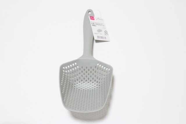 ダイソーの大きいザルスプーン（角型）のパッケージ