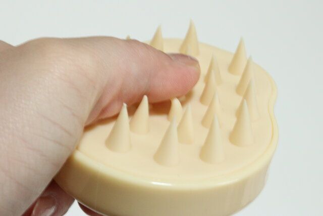 ダイソー シャンプーブラシ（くま） 突起