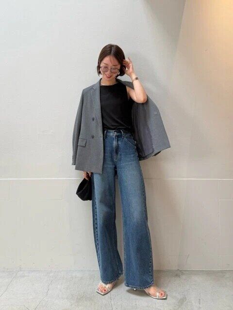 ユニクロバギーカーブジーンズ王道ジャケットコーデ