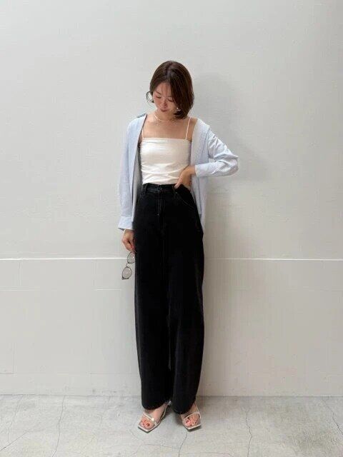 ユニクロバギーカーブジーンズシャツ羽織りコーデ