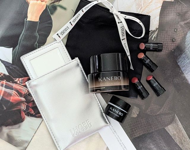 カネボウ ライブリースキン ウェアⅡ スペシャルセットの写真