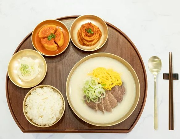 【東京都新宿区】滋養系スープ「ソルロンタン」が味わえる「シンチョン ソルロンタン 2号店」オープン