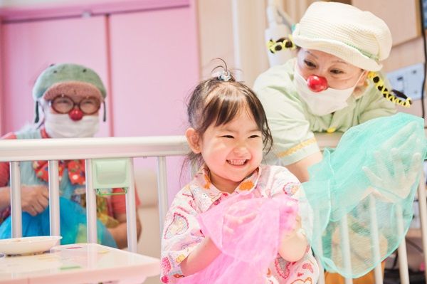 病気と闘う子どもに笑顔を届ける日本クリニクラウン協会、20周年記念企画を実施！