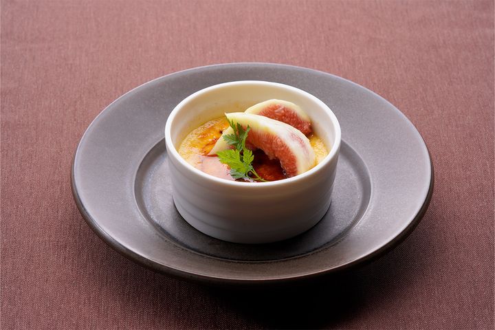 「和三盆クレームブリュレ」850円／画像提供：東京庭園美術館