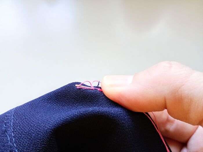 まるで魔法みたい！ニットの「残念ほつれ」はおうちで手軽に直せます。裁縫が苦手でも超カンタン♪