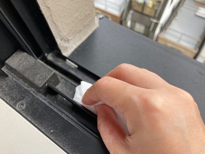 乾いちゃったウェットティッシュやおしぼり、捨てるの待って！最後まで使い切る便利な活用アイデア