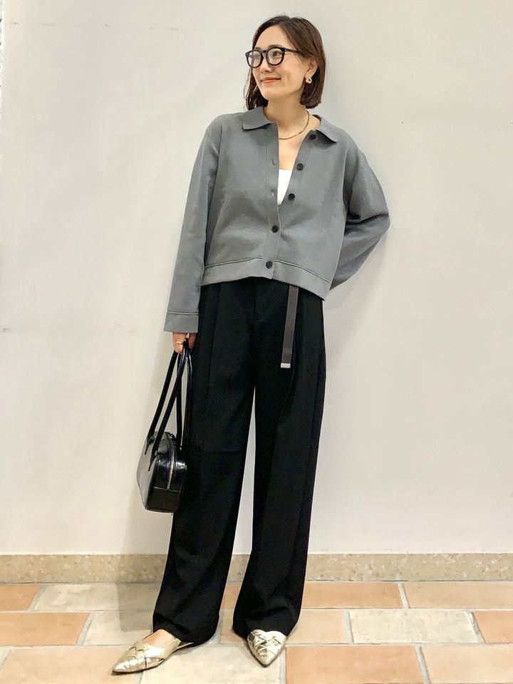 ポロ襟のついたニットは今季のトレンドアイテムです 出典：StyleHint