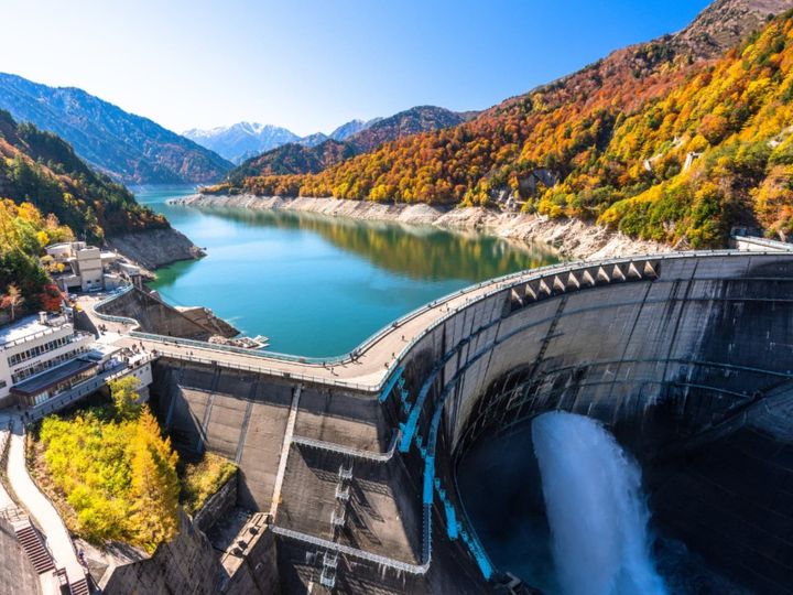 All About ニュース編集部が全国250人を対象に実施した「紅葉スポット」に関するアンケートの調査結果から、「好き＆行ってみたい富山県の紅葉スポット」ランキングを発表！ 2位「黒部ダム」を抑えた1位は？