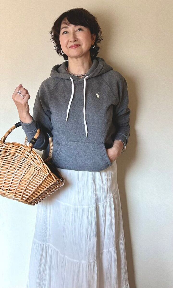 yumikoさんスウェット×スカートコーデポイント