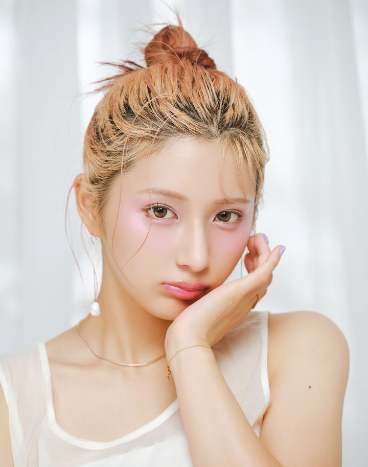 しなこがパープルニュアンスメイクに挑戦