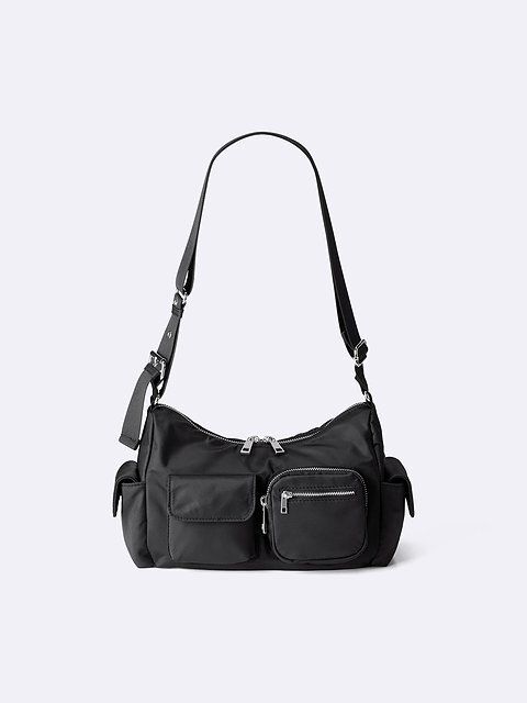 GUのアウトポケットショルダーバッグ