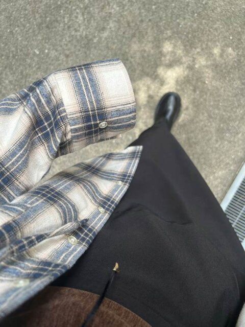 足元は厚底ブーツで引き締める