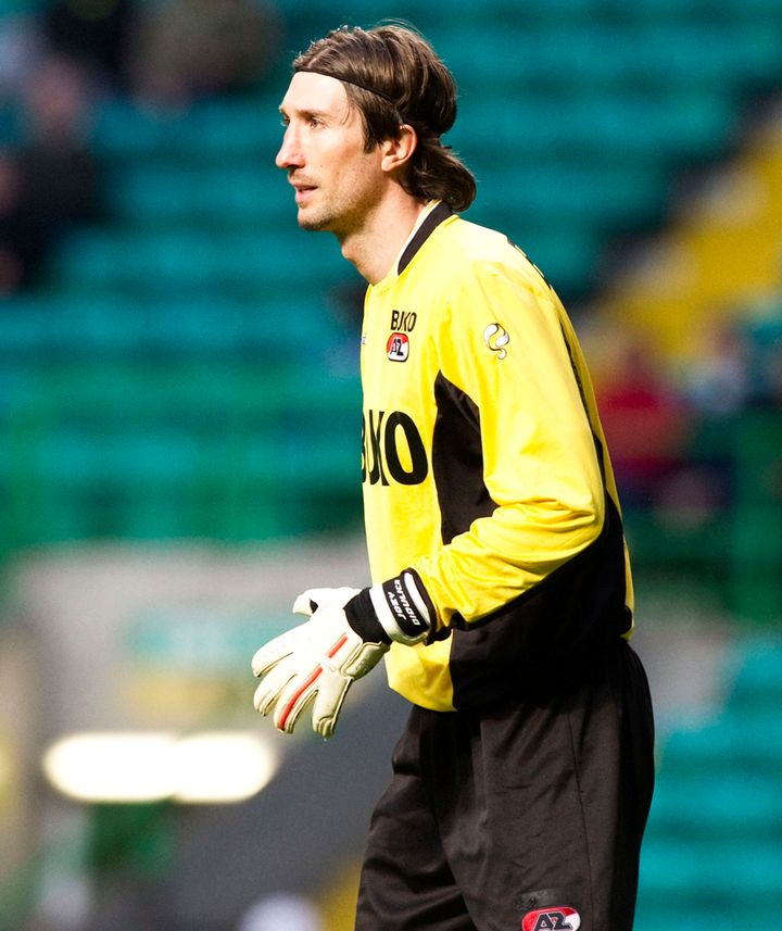 父は欧州名門で活躍しW杯にも出場！浦和レッズ、身長2メートルの18歳オーストラリア人DFとプロ契約