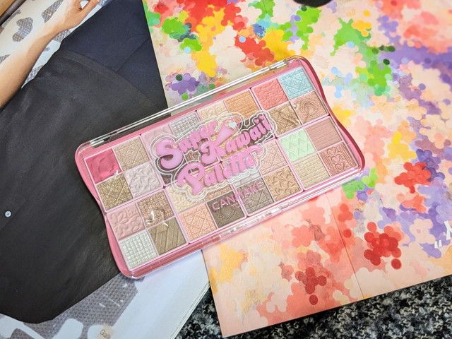 CANMAKE】40周年記念！“スーパーかわいい！”が詰まった夢の32色