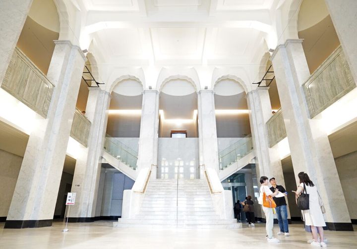 大阪・関西万博「イタリア館」で展示されていたイタリアの至宝「ファルネーゼのアトラス」など、大阪府立美術館で今月25日～2026年1月12日まで開催される特別展「天空のアトラス イタリア館の至宝」公式Xは21日、オンラインチケットの全日程が売り切れていることを謝罪し、今後の対応を発表しました。